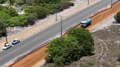 Trecho da Rodovia SE-100, na Barra dos Coqueiros, onde avança a obra de duplicação