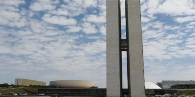 Senado decide terça se acaba escala 6x1 e reduz jornada