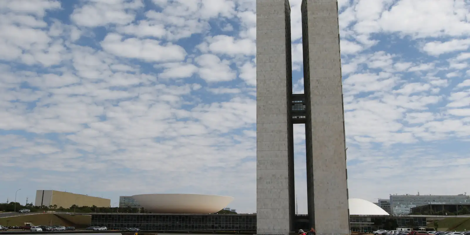 Senado decide terça se acaba escala 6x1 e reduz jornada