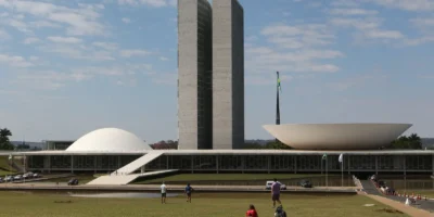 Senado pode votar em dois turnos PEC que acaba com escala 6x1
