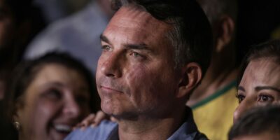 STF multa Flávio Bolsonaro em R$5 mil por impulsionamento irregular contra Lula