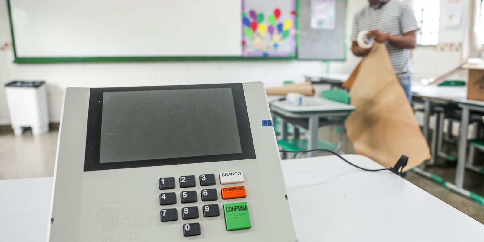 TRE-SP troca 52 urnas com falha durante 2º turno; afetados são poucos