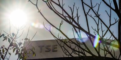 TSE derruba posts que associavam Lula e Flávio ao crime organizado