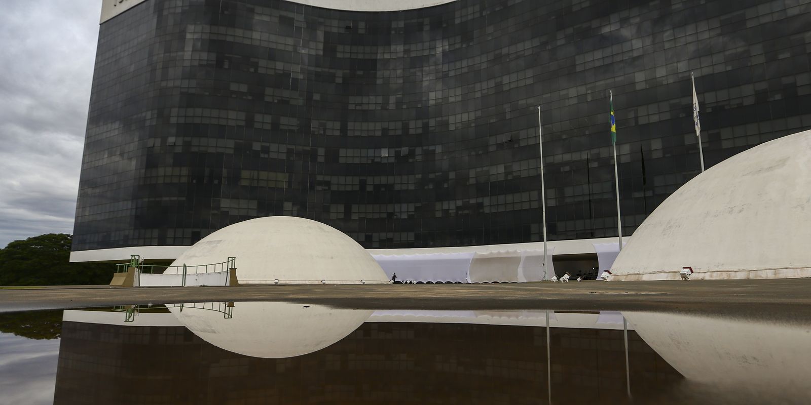 TSE retoma totalização dos votos às 19h após decisão do STF