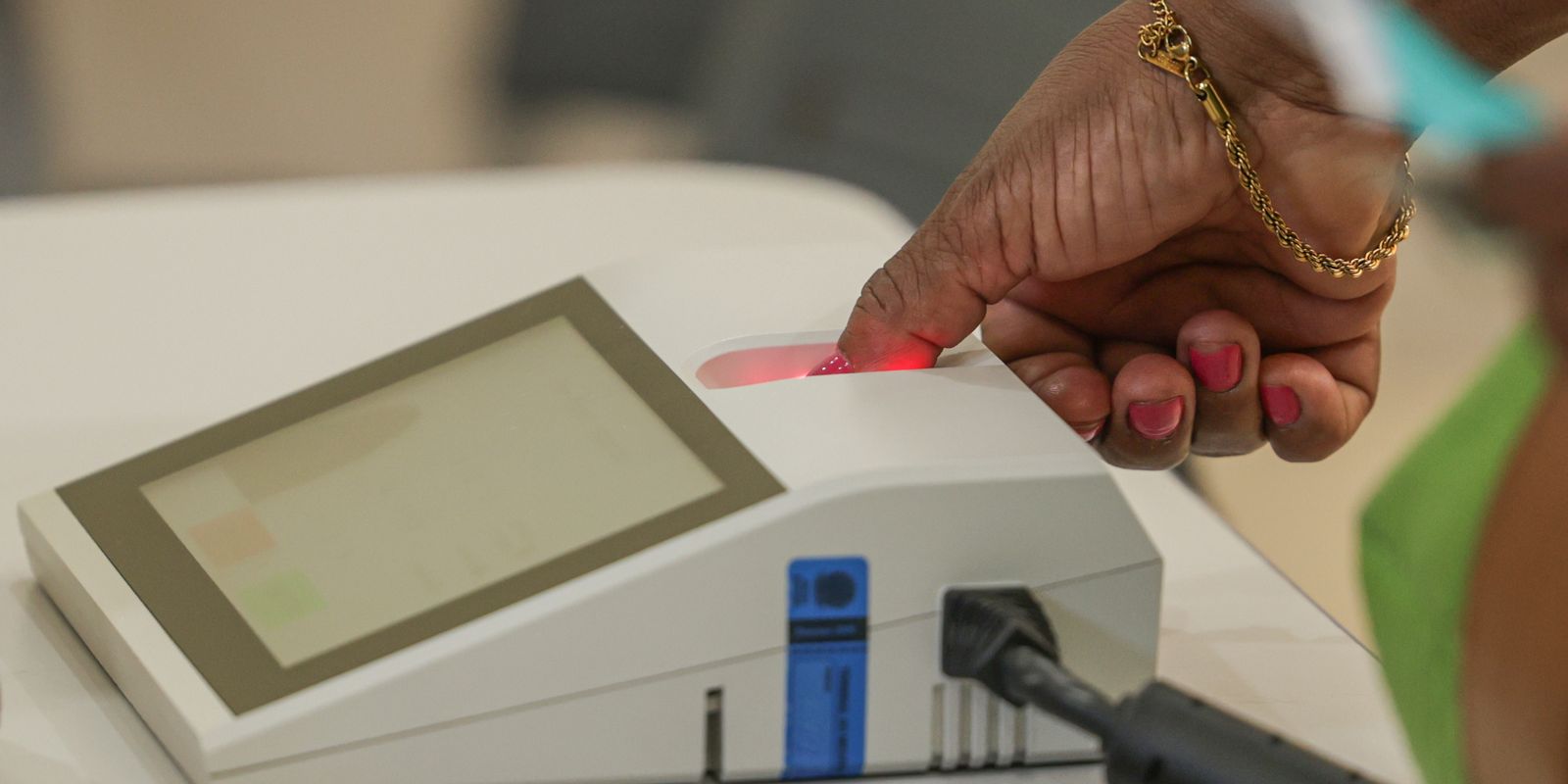 TSE substitui 1.543 urnas no primeiro turno; reserva assegura votação