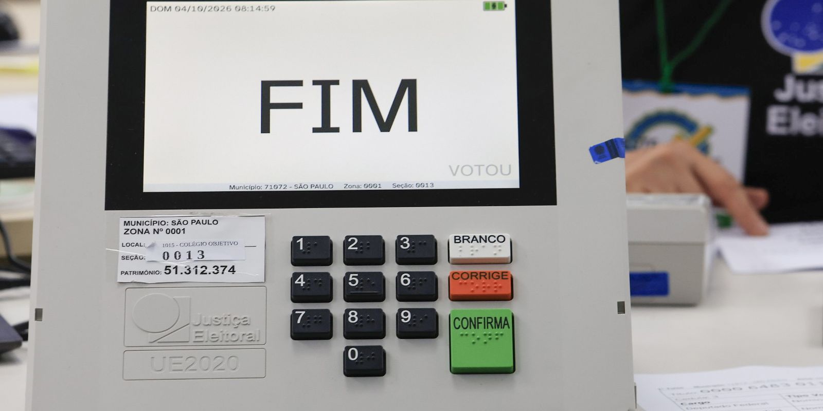 TSE troca 421 urnas nas duas primeiras horas de votação