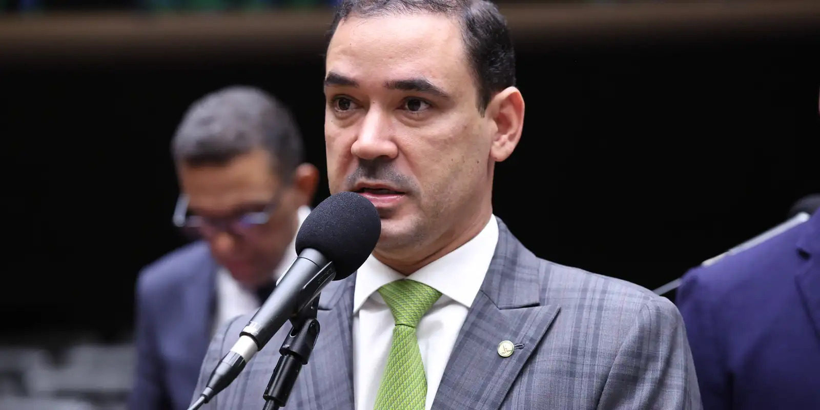 Vicentinho Júnior garante governo do Tocantins com 63,95% dos votos