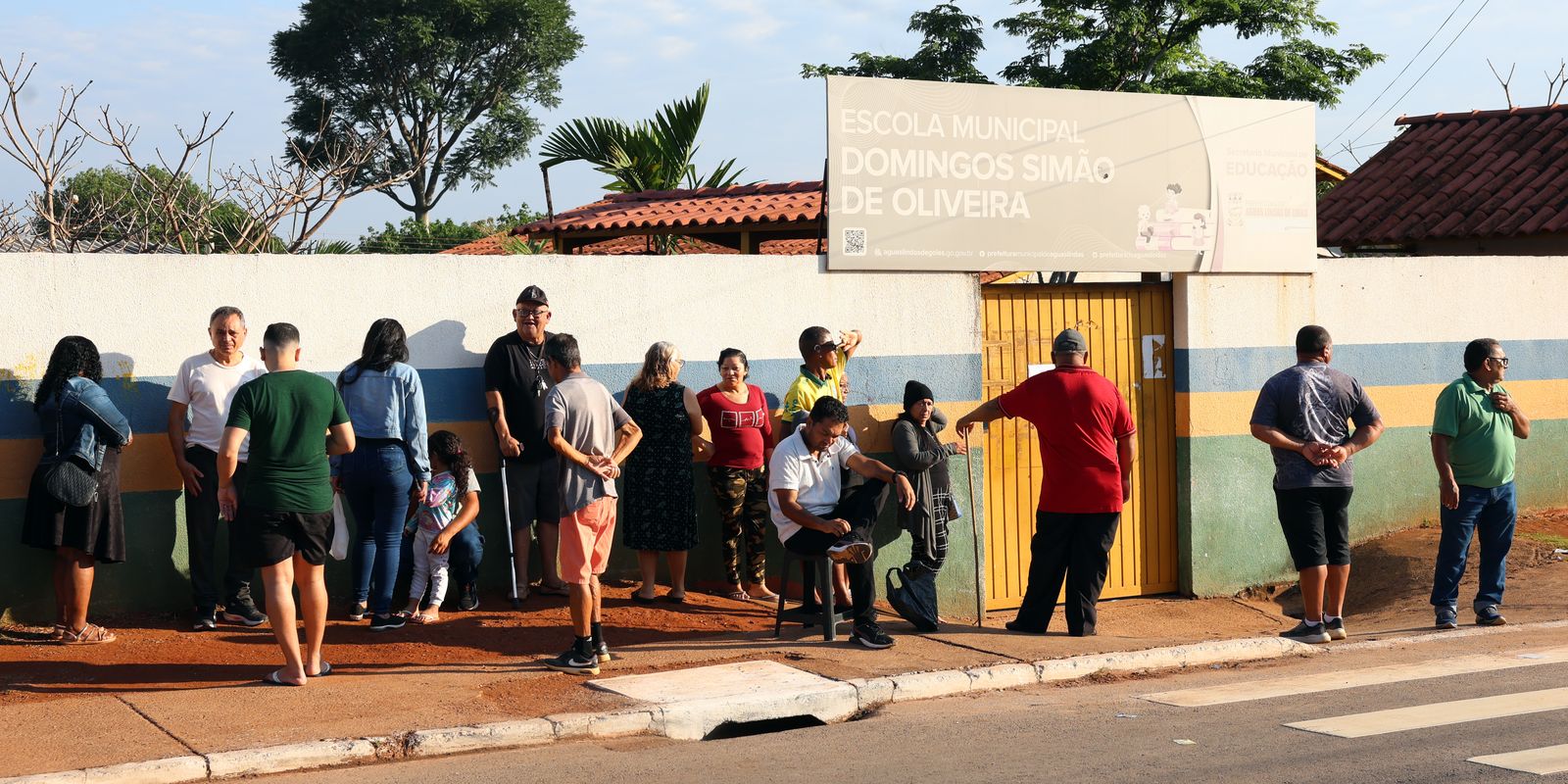 Votação emocionante reúne analfabetos e ex-alunos na escola que era curral